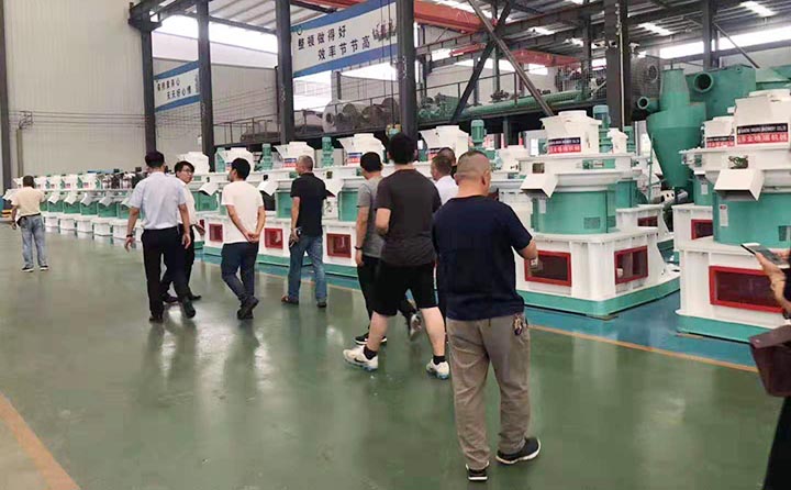 客户对生物质颗?；固胁喂? style=