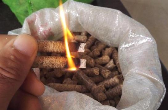 生物质成型燃料燃烧.jpg 生物质成型燃料燃烧.jpg