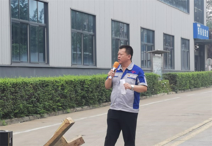 孙总表示安全无小事，安全只有现在，永远没有“下一次”。时刻牢记安全红线，把安全放在心中、握在手上，及时消除各种隐患，杜绝违规操作。掌握安全知识和技能，是实现安全生产的前提，大家一定要牢记